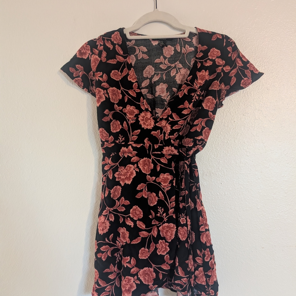 Forever 21 Pink and Black Flutter Sleeve Mini Sundress